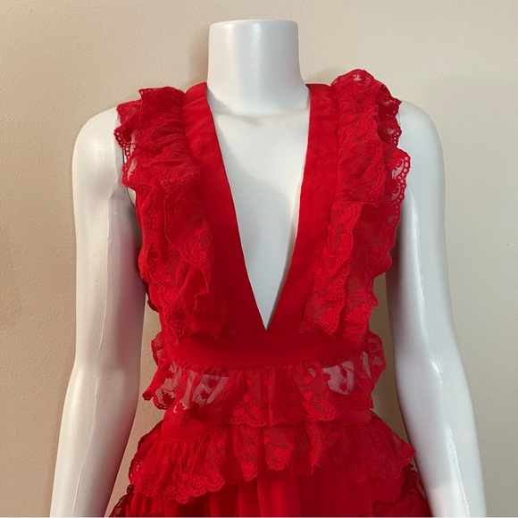 Red V-neckline lace ruffle crisscross back cutout dress - Picture 4 of 13
